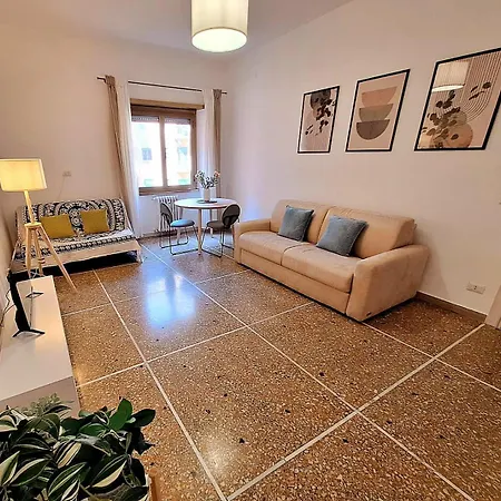 Casa Macondo Vicino Metro A Apartment Rome